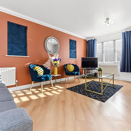 The Woodlands, Shortstay, Ideal For Families, Relocation, Contractors, Travel Stay Horley Exterior photo