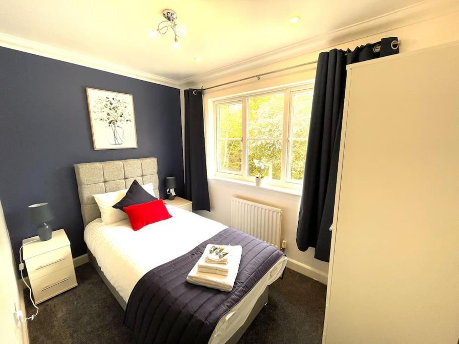 The Woodlands, Shortstay, Ideal For Families, Relocation, Contractors, Travel Stay Horley Exterior photo