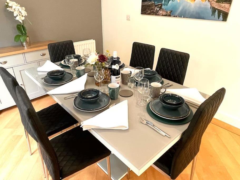 The Woodlands, Shortstay, Ideal For Families, Relocation, Contractors, Travel Stay Horley Exterior photo
