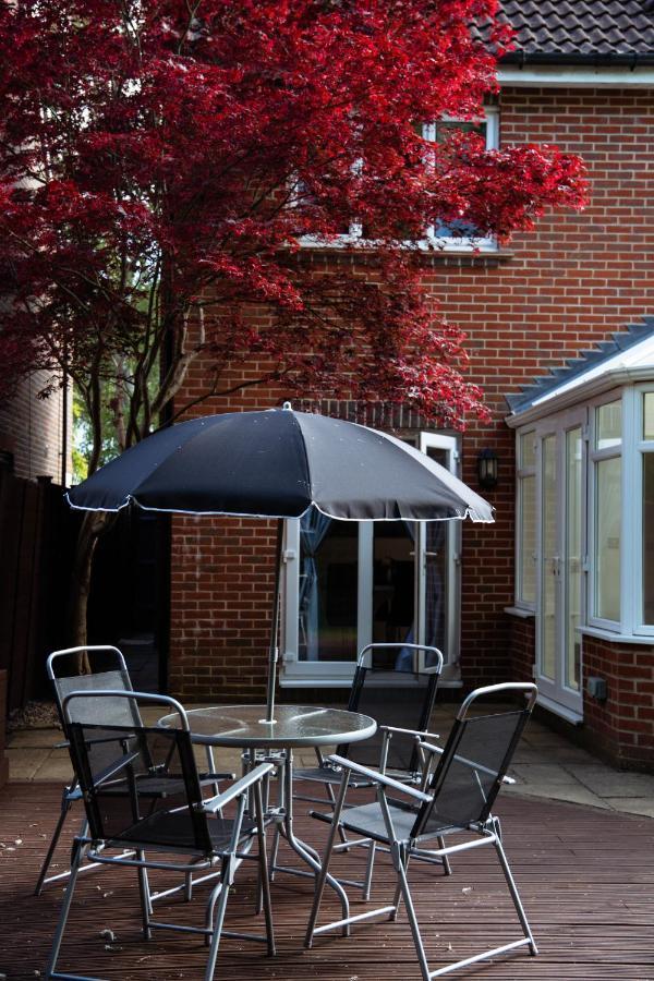 The Woodlands, Shortstay, Ideal For Families, Relocation, Contractors, Travel Stay Horley Exterior photo